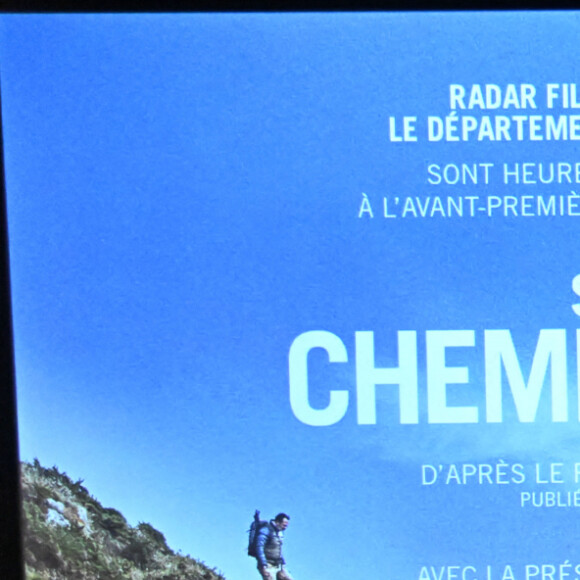 Adrien Mangano, journaliste à France Bleu et animateur de la soirée, Denis Imbert et Jean Dujardin lors de l'avant-première du film "Les Chemins Noirs" réalisé par Denis Imbert, au cinéma Pathé Gare du Sud à Nice, le 26 janvier 2023. Ce film adapté d'un roman de Sylvain Tesson, raconte le voyage d'un écrivain à travers la France rurale, du Mercantour au Cotentin. Il sortira en salle le 22 mars. © Bruno Bebert/Bestimage 