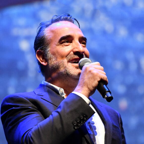 Jean Dujardin durant l'avant première mondiale au Grimaldi Forum à Monaco, le 9 février 2023, du film "Les gardiennes de la planète" réalisé par Jean-Albert Lièvre et raconté par J.Dujardin. Ce film est inspiré par le poème d'Heathcote Williams, "Whale Nation". Il nous fait découvrir le Groenland, le Mexique, l'Argentine, la Polynésie, mais aussi la Bretagne, la Méditerranée et la Normandie, l'Afrique du sud, l'Australie, le Tonga, le Kamtchatka ou encore l'Antarctique, Hawaï, et la Norvège. L'histoire commence par une baleine à bosse échouée sur un rivage isolé. Alors qu'un groupe d'hommes et de femmes organise son sauvetage, on découvre l'histoire extraordinaire des cétacés, citoyens des océans du monde, essentiels à l'écosystème de la planète depuis plus de 50 millions d'années. La sortie en salle se fera le 22 février. © Bruno Bebert / Bestimage 