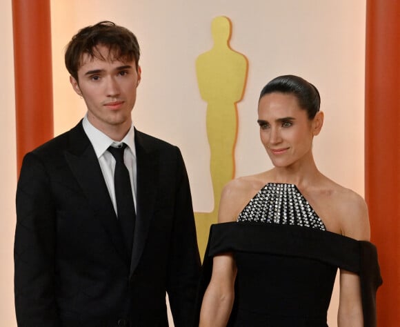 Jennifer Connelly était venue avec son fils Stellan sur le tapis rouge de la Cérémonie des Oscars 2023. @ ABACA
