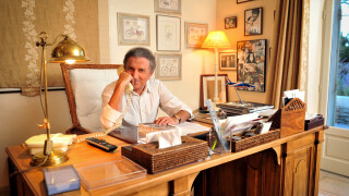 "Ça fait parler, dans le village" : Cette immense star voisine de Michel Drucker dans les Alpilles