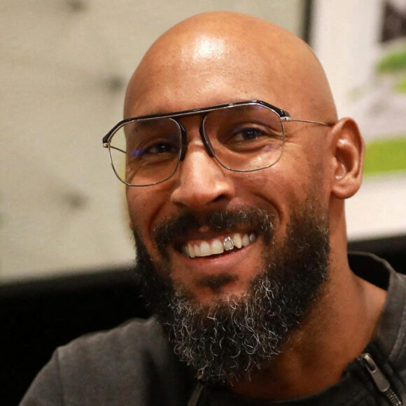 Nicolas Anelka (41 ans) devient le directeur sportif du FC Hyères, club de National 2 désormais présidé par Mourad Boudjellal. Rencontre à l'hôtel Mercure de Hyères le 3 février 2021.