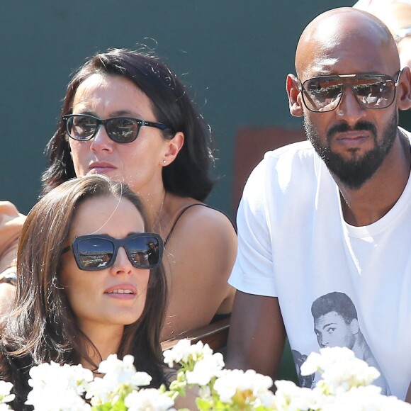 En 2014, lors d'une sortie en couple à Roland-Garros, Barbara était très brune
Nicolas Anelka et sa femme Barbara - La France a remporté la demi-finale de la Coupe Davis face à la République tchèque à Roland Garros à Paris, le 13 septembre 2014. Jo-Wilfried Tsonga et Richard Gasquet ont gagné le double et obtiennent ainsi leur place pour la finale.
