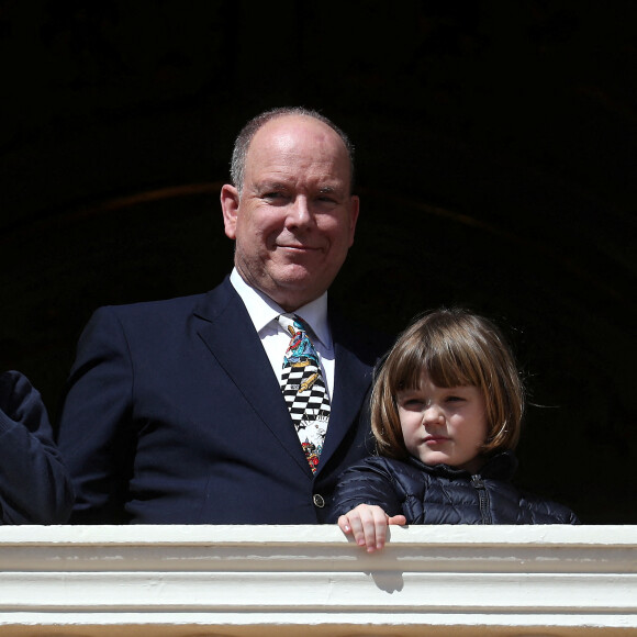 La petite Gabriella, souvent intrépide, était cette fois plutôt discrète.
Exclusif - Le prince Albert II de Monaco et la princesse Gabriella - Les carabiniers jouent en l'honneur de l'anniversaire du prince Albert II en présence de ses enfants au palais princier à Monaco le 14 mars 2023. Il va fêter ses 65 ans. © Jean-François Ottonello/Nice Matin/Bestimage 