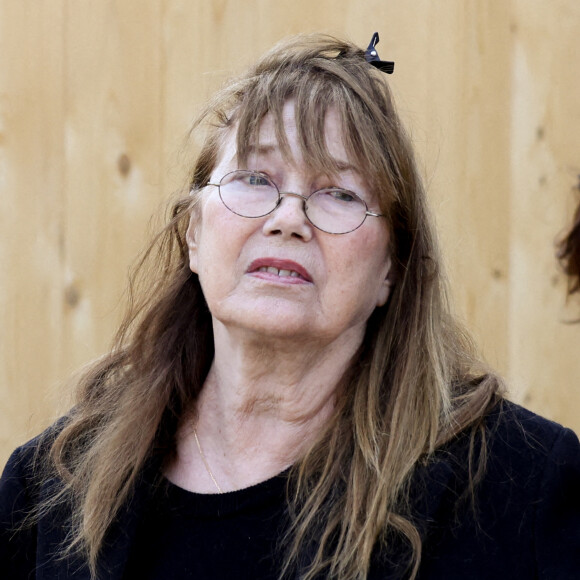 Une information révélée par son entourage par le biais d'un communiqué.
Jane Birkin - Sorties des obsèques de la chanteuse Régine au Crematorium du cimetière du Père-Lachaise à Paris. Le 9 mai 2022 © Jacovides-Moreau / Bestimage 