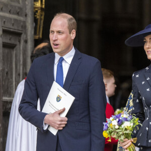Avant cela, le couple avait été très remarqué à l'église.
Le prince William, prince de Galles, Catherine (Kate) Middleton, princesse de Galles - La famille royale britannique à la sortie du service annuel du jour du Commonwealth à l'abbaye de Westminster à Londres le 13 mars 2023. 