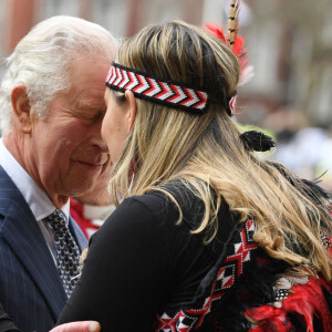 Le roi Charles III d'Angleterre, reçoit le salut traditionnel Maori - Arrivées au service annuel du jour du Commonwealth à l'abbaye de Westminster à Londres, le 13 mars 2023. 