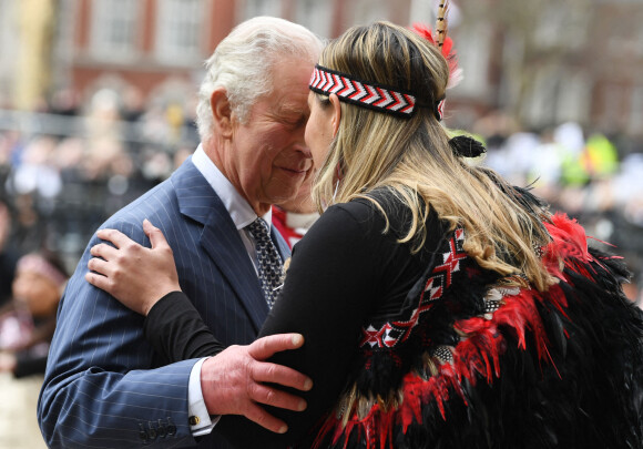 Le roi Charles III d'Angleterre, reçoit le salut traditionnel Maori - Arrivées au service annuel du jour du Commonwealth à l'abbaye de Westminster à Londres, le 13 mars 2023. 