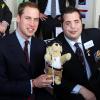 Le Prince William a recontré le non-voyant Simon, le 22/02/2010