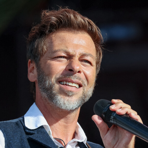 Christophe Maé a fait de rares confidences sur ses fils Jules (14 ans) et Marcel (10 ans).
Christophe Mae - Les concerts de la fête de l'humanité sur la Base 217 du Plessis-Pâté, Brétigny sur Orge.