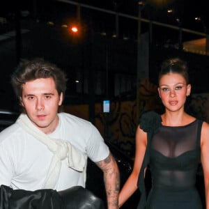 Comme son retard juste avant de remonter l'allée pour retrouver Brooklyn et lui dire 'oui' 
Exclusif - Nicola Peltz est allée fêter son 28ème anniversaire avec son mari, Brooklyn Beckham, sa meilleure amie Selena Gomez et sa demi-soeur Gracie Teefey au restaurant Cecconi à Los Angeles le 8 janvier 2023. 