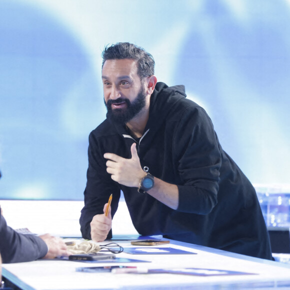 Cyril Hanouna avait visiblement prévu une activité avec son fils Lino ce week-end. 
Exclusif - Cyril Hanouna - Sur le plateau de l'émission TPMP (Touche Pas à Mon Poste) présentée en direct par C.Hanouna et diffusée sur C8 - Paris le 23/01/2023 - © Jack Tribeca / Bestimage