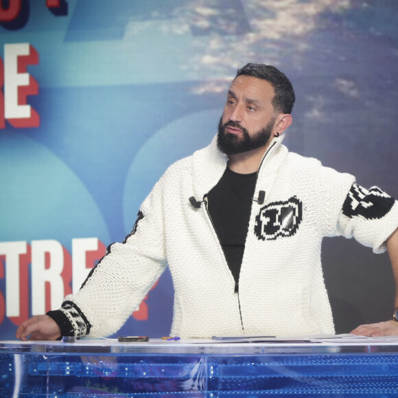 Exclusif - Cyril Hanouna sur le plateau de l'émission Touche pas à mon poste (TPMP) diffusée en direct sur C8 le 13 février 2023. © Jack Tribeca / Bestimage 