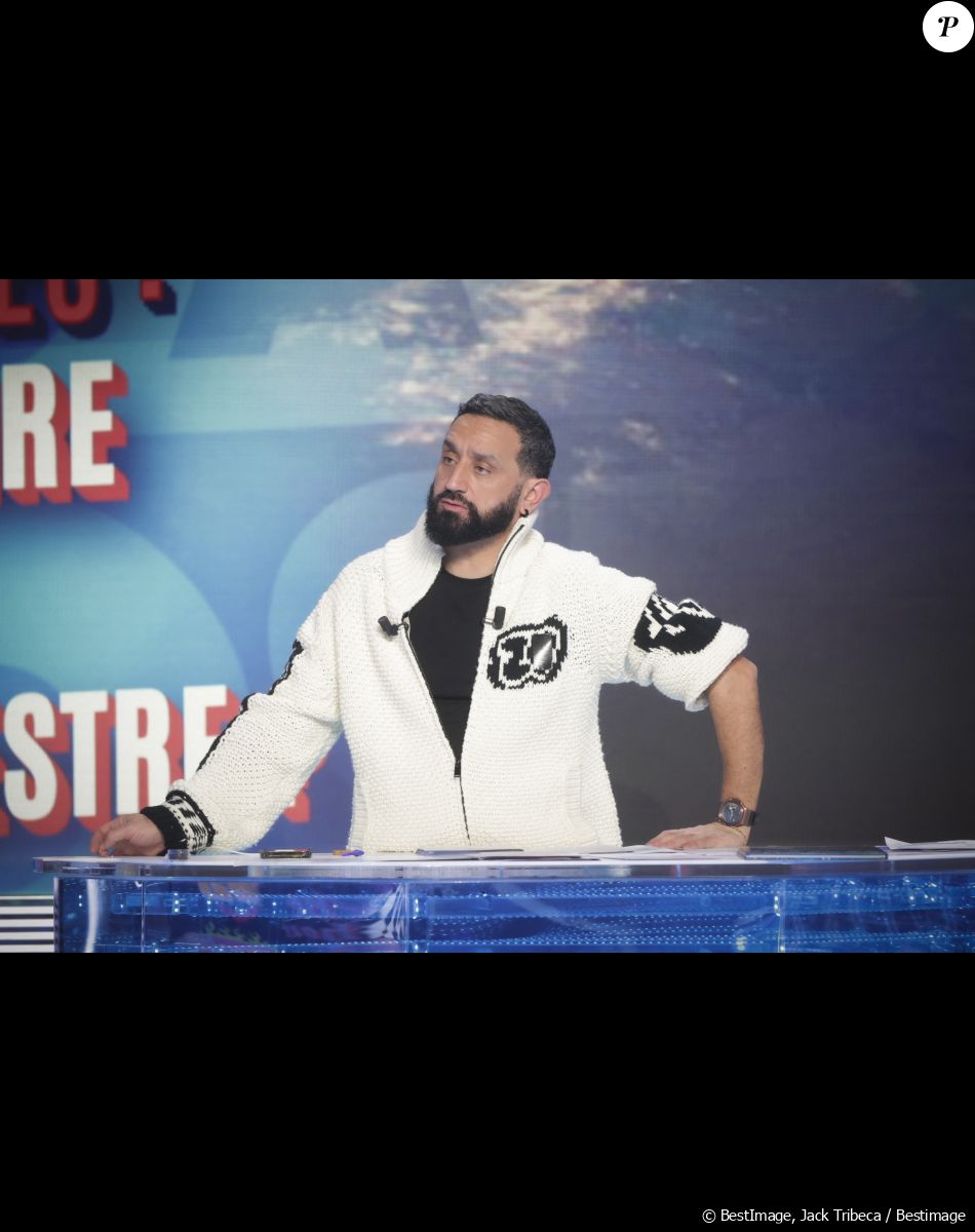 Exclusif - Cyril Hanouna sur le plateau de l'émission Touche pas à mon poste (TPMP) diffusée en direct sur C8 le 13 février 2023. © Jack Tribeca / Bestimage