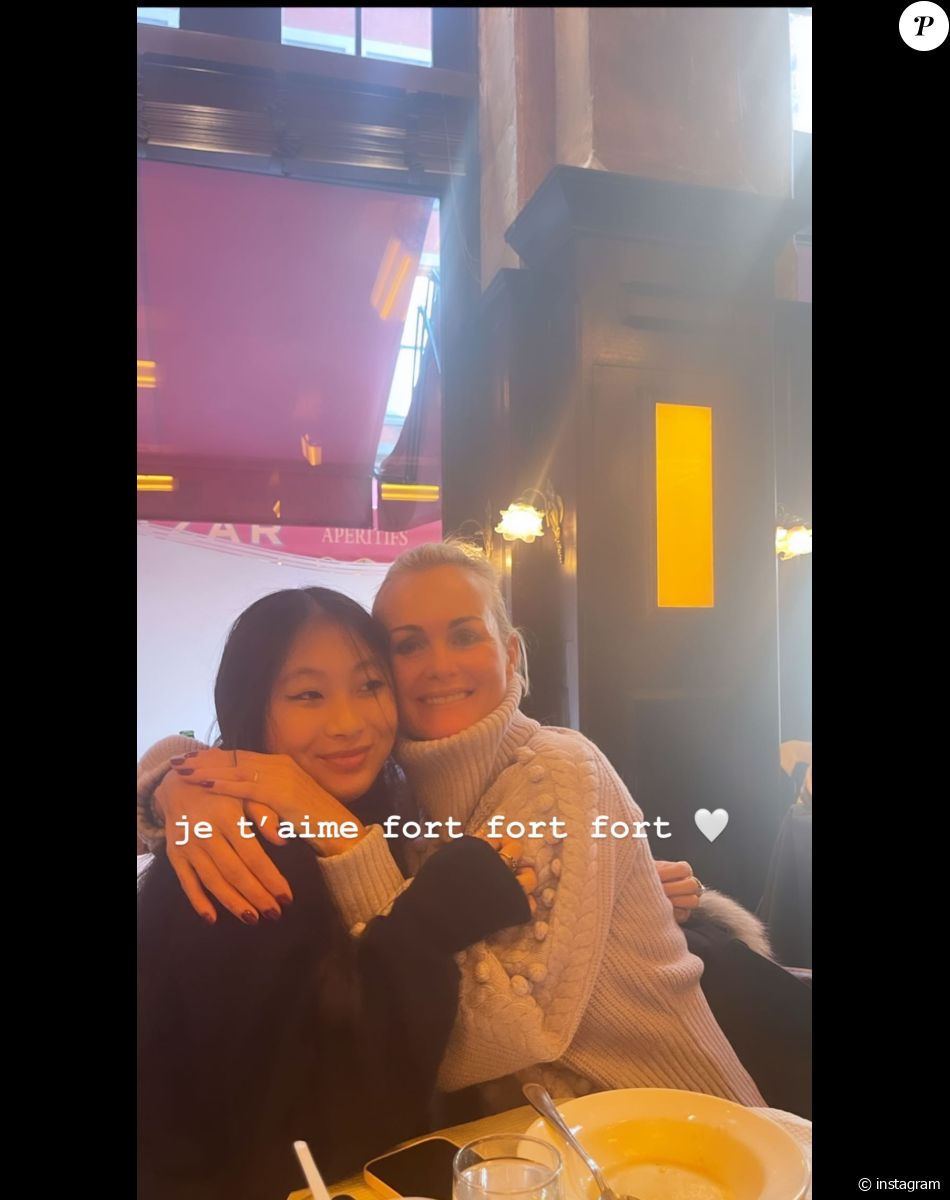Un amour familial indéfectible auquel Laeticia se rattache depuis la mort de Johnny en décembre 2017
Jade Hallyday et Laeticia Hallyday