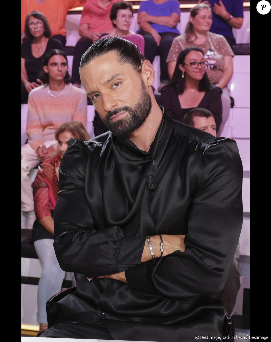 Très actif sur les réseaux sociaux, il a pour habitude de se confier sans filtre sur sa vie privée.
Hugo Manos - Enregistrement de l'émission "TPMP People (Touche Pas à Mon Poste)", présentée par M.Delormeau, et diffusée sur C8 le 10 septembre © Jack Tribeca / Bestimage