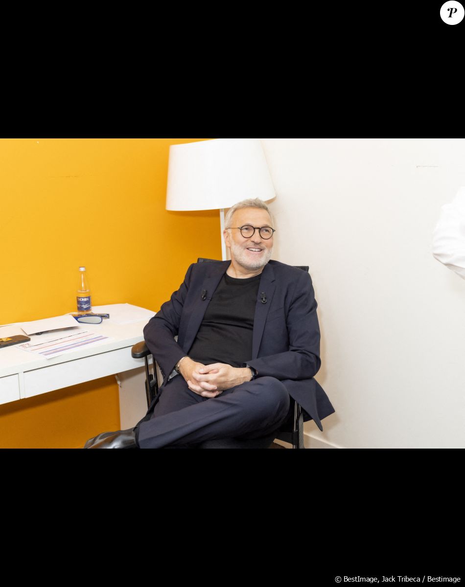 Exclusif - Laurent Ruquier en backstage de la dernière émission de L.Ruquier pour "On Est En Direct (OEED)", présentée par L.Ruquier et L.Salamé, et diffusée en direct sur France 2, à Paris, France, le 4 juin 2022. © Jack Tribeca/Bestimage