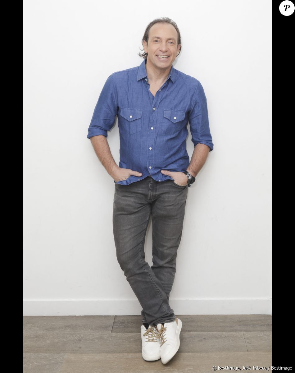 Exclusif - Philippe Candeloro - Backstage de l'enregistrement de l'émission "La Grosse Rigolade" présentée par C.Hanouna le 1er décembre qui sera diffusée à 21h10 sur C8 le Jeudi 8 décembre 2022 qui réunira les experts de la blague pour une soirée 100% Darka. © Jack Tribeca / Bestimage