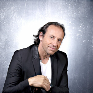 Portrait de Philippe Candeloro lors de l'enregistrement de l'émission "Chez Jordan" à Paris le 23 mai 2022. © Cédric Perrin / Bestimage