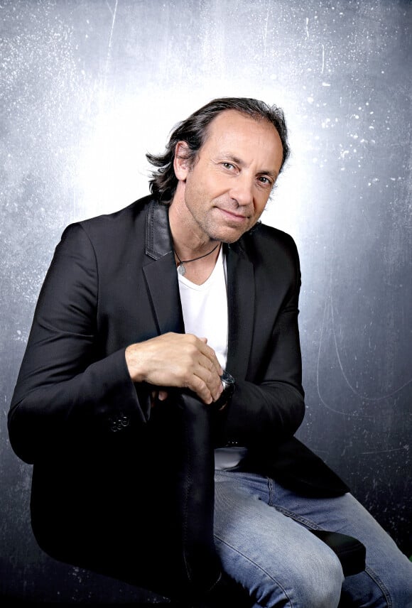Portrait de Philippe Candeloro lors de l'enregistrement de l'émission "Chez Jordan" à Paris le 23 mai 2022. © Cédric Perrin / Bestimage