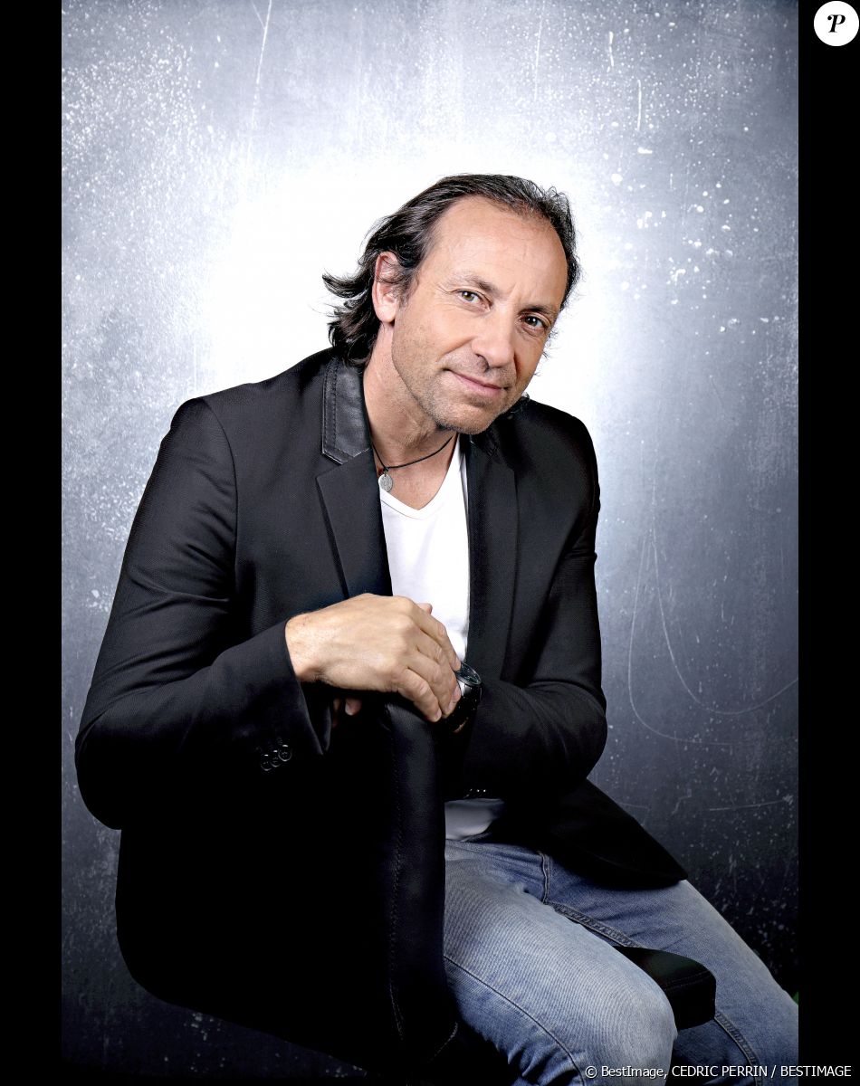 Portrait de Philippe Candeloro lors de l'enregistrement de l'émission "Chez Jordan" à Paris le 23 mai 2022. © Cédric Perrin / Bestimage