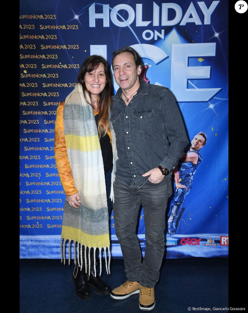 Exclusif - Philippe Candeloro et sa femme Olivia lors du photocall du nouveau spectacle Holiday On Ice "SUPERNOVA 2023" au Dôme de Paris, le 3 février 2023. © Giancarlo Gorassini / Bestimage