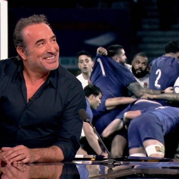 Jean Dujardin invité de Laurent Delahousse dans "20h30 le dimanche", dimanche 29 mars 2023.