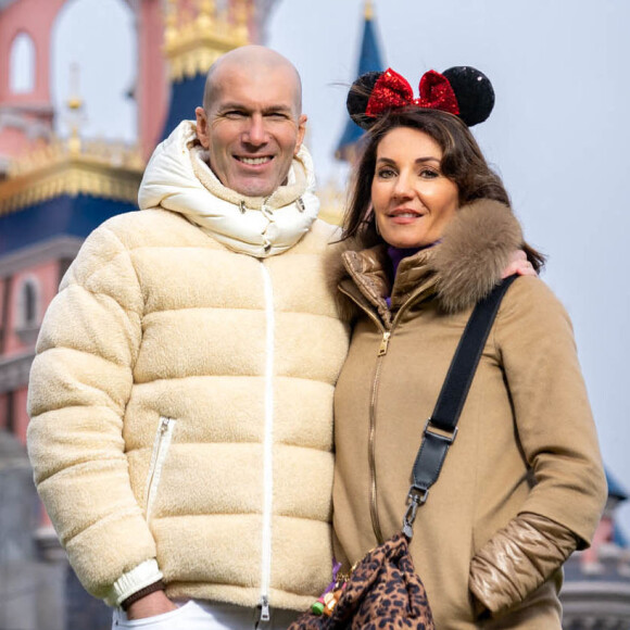 Zinédine Zidane et sa femme Véronique - People au 30ème anniversaire du parc d'attractions Disneyland Paris à Marne-la-Vallée le 5 mars 2022. © Disney via Bestimage
