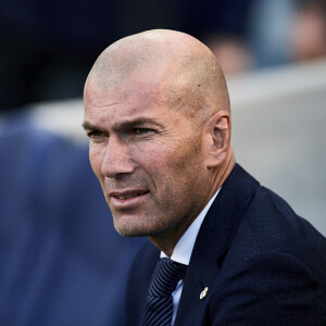 Zinedine Zidane passe une journée contrastée malgré l'anniversaire de sa femme
Zinedine Zidane lors du match de football de La Liga opposant le Real Sociedad au Real Madrid au Deportivo Alavés au stade Anoeta à Saint-Sébastien, Espagne.