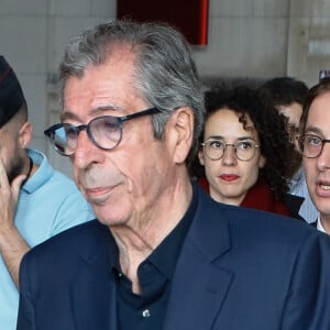 L'ancien maire de Levallois, Patrick Balkany arrive pour un procès devant la cour d'appel de Paris pour réexaminer les détails de sa peine après que lui et sa femme ont été reconnus coupables de blanchiment de fraude fiscale en un précédent procès, au palais de justice de Paris, France, le 25 octobre 2022. © Christophe Clovis/Bestimage