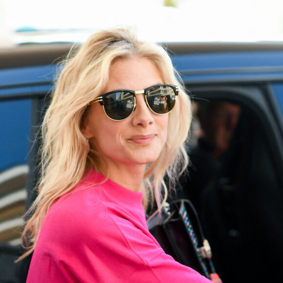 Il faut dire que Mélanie Laurent a expliqué  à plusieurs reprises avoir un pied-à-terre à Los Angeles, aux États-Unis, et même y être installée depuis un petit moment. 
Mélanie Laurent à l'hôtel "Martinez" lors du 74ème Festival International du Film de Cannes, France, le 24 mai 2022. © SGP/Bestimage