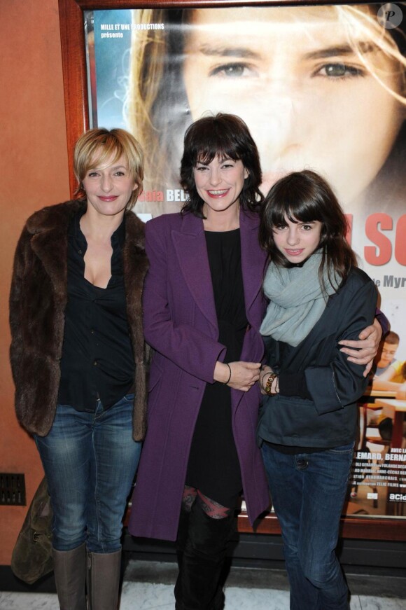 Sophie Mounicot, Lio et Alba Gaia Bellugi à la première du film La Robe du soir, le 23/02/2010