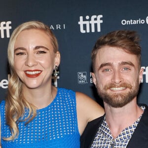 Daniel Radcliffe et sa compagne Erin Darke - Photocall du film “Weird: The Al Yankovic Story” lors de la 47ème édition du Festival International du Film de Toronto (TIFF) le 8 septembre 2022.