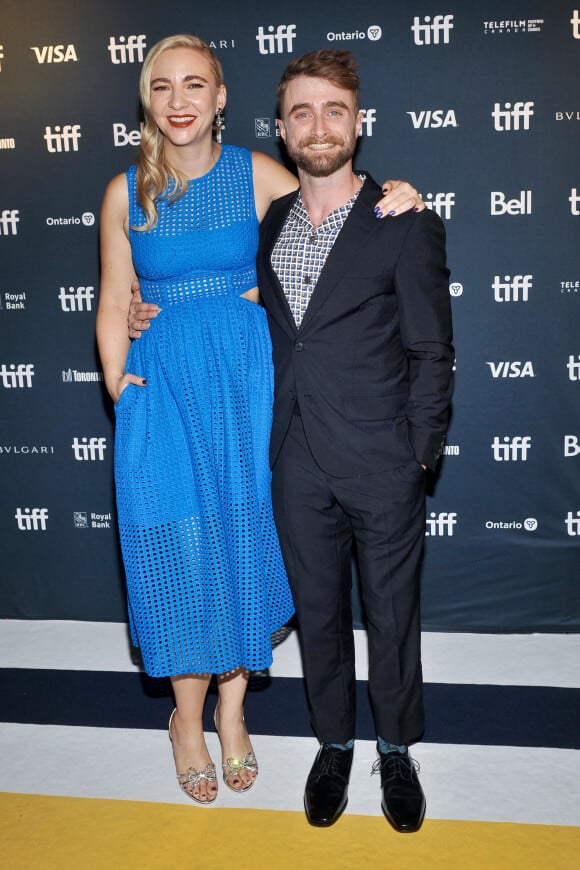 Daniel Radcliffe et sa compagne Erin Darke - Photocall du film “Weird: The Al Yankovic Story” lors de la 47ème édition du Festival International du Film de Toronto (TIFF) le 8 septembre 2022.