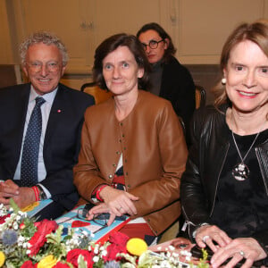 Agnès Firmin-Le Bodo entre Nelson Monfort (Président de la soirée) et sa femme Dominique - Soirée du Coeur au profit de l'association "Mécénat Chirurgie Cardiaque" à la salle Gaveau à Paris le 27 Mars 2023. © Bertrand Rindoff / Bestimage