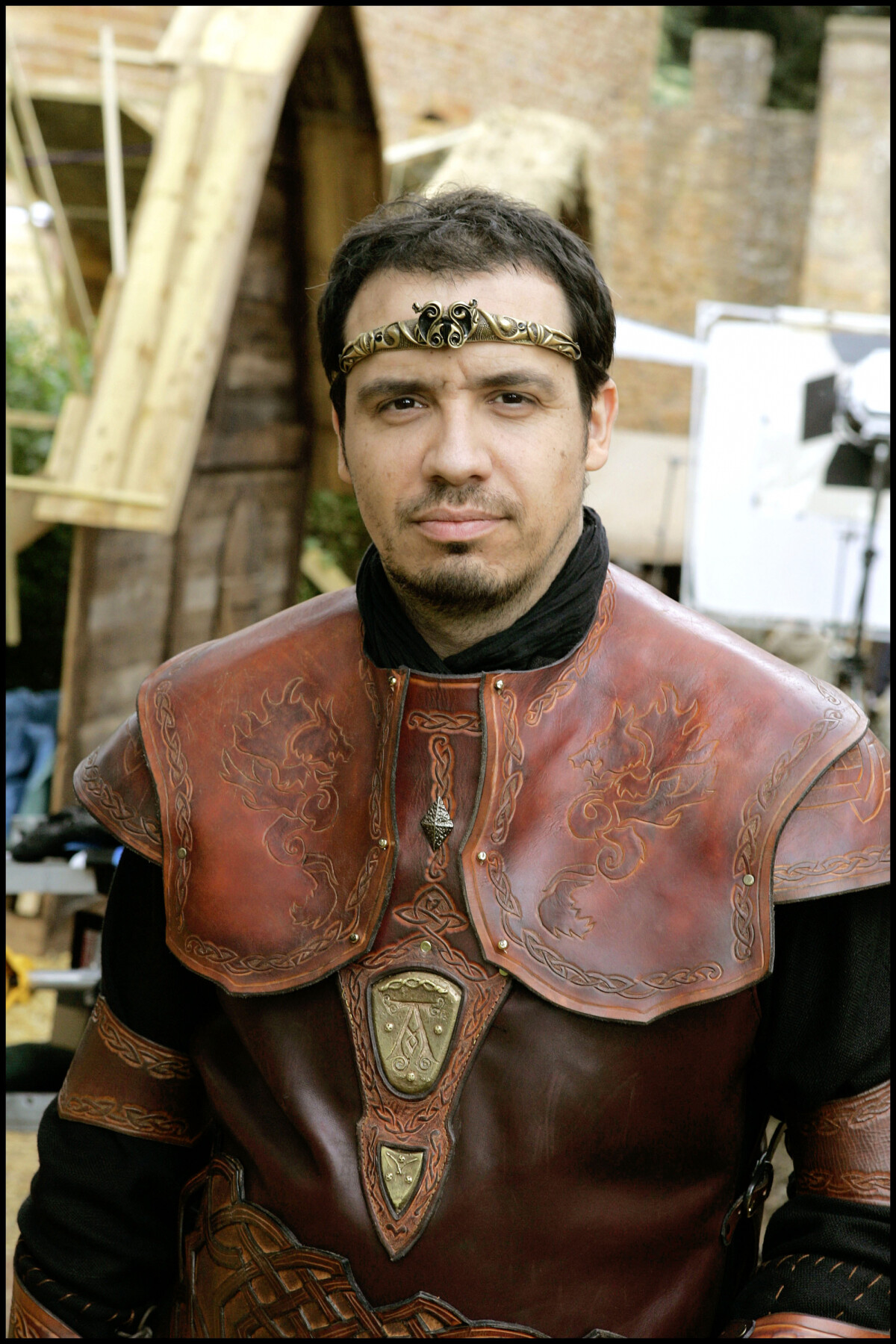 photo-tournage-kaamelott-2005-avec-alexandre-er-lionnel-astier