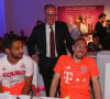 Nés d'un père Français et d'une mère d'origine algérienne, les enfants supportent les deux équipes
 
Franck Ribery avec son co-équipier Medhi Benatia au banquet d'après match de la rencontre "Bayern de Munich - Borussia Dortmund". Le FC Bayern Munich est Champion d'Allemagne 2016 et remporte la Coupe d'Allemagne 2016. Berlin, le 21 mai 2016.
