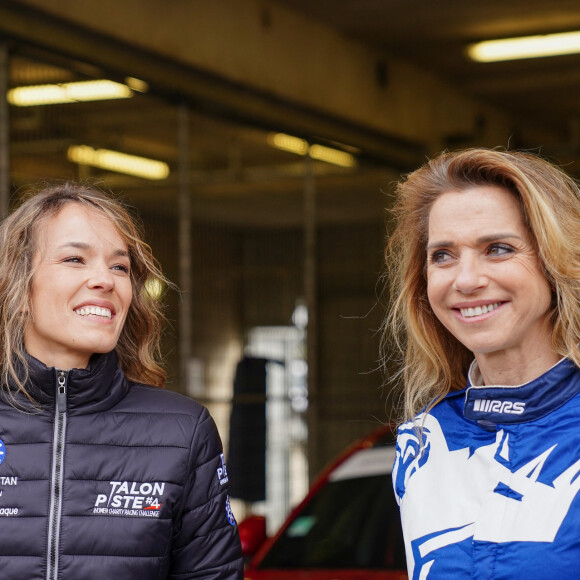 Exclusif - Elodie Fontan (pour l'association Mécénat Chirurgie Cardiaque) et sa co-pilote Priscille Delecour lors de la 4ème édition du challenge automobile caritatif "Talon Piste" sur le circuit Bugatti au Mans le 19 mars 2023. Après 3 ans de succès, plus de 50 000 euros de dons reversés aux associations... le célèbre challenge automobile caritatifféminin est revenu pour une fantastique 4ème édition au Mans. Des personnalités féminines relèvent un défi inédit en pilotantau profit d'associations caritatives accompagnées d'un coach reconnu. 3 000 euros seront directement versés à l'association de chaque ambassadrice, le reste étant cumulé et réparti pour les 3 associations du podium. Par exemple, pour 20 équipages engagés : au moins 10 000 euros pour la première place, 6 000 euros pour la seconde et 4 000 euros pour la troisième. Et 10 euros reversés au profit des associations sur chaque entrées visiteurs. Les gagnantes de l'édition 2023 : Justine Dupont, 1ère place pour l'association Fédération Nationale Solidarité Femmes Caterina Murino 2 ème place en Aston Martin pour Amref Health Africa Clara Marz, 3ème place sur McLaren pour Imagine for Margo. plus de 8000 euros de dons vont être distribués aux associations. © Anne-Sophie Guebey / Bestimage 