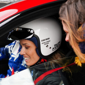 Exclusif - Elodie Fontan (pour l'association Mécénat Chirurgie Cardiaque) et sa co-pilote Priscille Delecour lors de la 4ème édition du challenge automobile caritatif "Talon Piste" sur le circuit Bugatti au Mans le 19 mars 2023. Après 3 ans de succès, plus de 50 000 euros de dons reversés aux associations... le célèbre challenge automobile caritatifféminin est revenu pour une fantastique 4ème édition au Mans. Des personnalités féminines relèvent un défi inédit en pilotantau profit d'associations caritatives accompagnées d'un coach reconnu. 3 000 euros seront directement versés à l'association de chaque ambassadrice, le reste étant cumulé et réparti pour les 3 associations du podium. Par exemple, pour 20 équipages engagés : au moins 10 000 euros pour la première place, 6 000 euros pour la seconde et 4 000 euros pour la troisième. Et 10 euros reversés au profit des associations sur chaque entrées visiteurs. Les gagnantes de l'édition 2023 : Justine Dupont, 1ère place pour l'association Fédération Nationale Solidarité Femmes Caterina Murino 2 ème place en Aston Martin pour Amref Health Africa Clara Marz, 3ème place sur McLaren pour Imagine for Margo. plus de 8000 euros de dons vont être distribués aux associations. © Anne-Sophie Guebey / Bestimage 