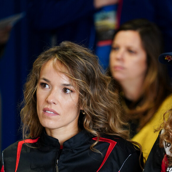 Exclusif - Elodie Fontan (pour l'association Mécénat Chirurgie Cardiaque), Justine Dupont (pour l'association Fédération nationale solidarité femmes) lors de la 4ème édition du challenge automobile caritatif "Talon Piste" sur le circuit Bugatti au Mans le 19 mars 2023. Après 3 ans de succès, plus de 50 000 euros de dons reversés aux associations... le célèbre challenge automobile caritatifféminin est revenu pour une fantastique 4ème édition au Mans. Des personnalités féminines relèvent un défi inédit en pilotantau profit d'associations caritatives accompagnées d'un coach reconnu. 3 000 euros seront directement versés à l'association de chaque ambassadrice, le reste étant cumulé et réparti pour les 3 associations du podium. Par exemple, pour 20 équipages engagés : au moins 10 000 euros pour la première place, 6 000 euros pour la seconde et 4 000 euros pour la troisième. Et 10 euros reversés au profit des associations sur chaque entrées visiteurs. Les gagnantes de l'édition 2023 : Justine Dupont, 1ère place pour l'association Fédération Nationale Solidarité Femmes Caterina Murino 2 ème place en Aston Martin pour Amref Health Africa Clara Marz, 3ème place sur McLaren pour Imagine for Margo. plus de 8000 euros de dons vont être distribués aux associations. © Anne-Sophie Guebey / Bestimage 