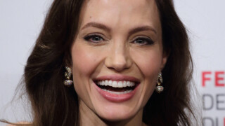 Angelina Jolie au restaurant avec un célèbre milliardaire, pendant trois heures ! Du rapprochement dans l'air ?