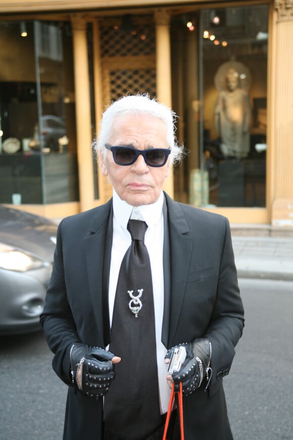 Karl Lagerfeld - Lancement du livre de Paul Loup Sulitzer "Monstre Sacre, l'homme aux 60 millions de livres se raconte sans tabou" au club des Saints Peres a Paris le 25 juin 2013. 