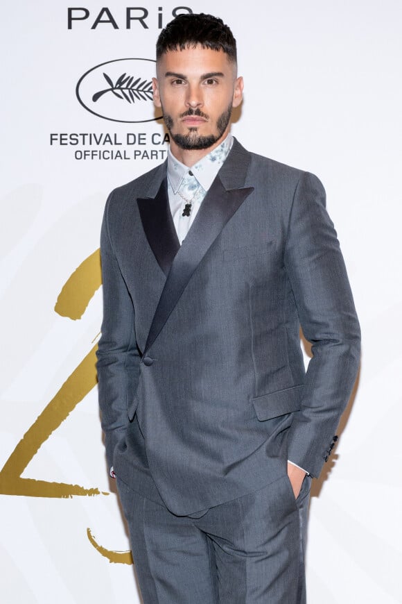 Baptiste Giabiconi est l'un des principaux héritiers
Baptiste Giabiconi au photocall du dîner "L'Oréal" lors du 75ème Festival International du Film de Cannes, le 18 mai 2022.