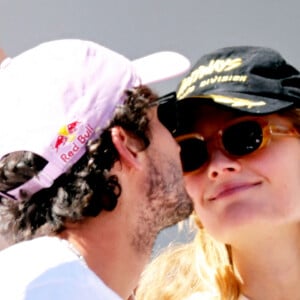 Le mannequin est en couple depuis plus de six ans avec Matthias Dandois.
Constance Jablonski et son compagnon Matthias Dandois dans les tribunes des internationaux de France de Roland Garros à Paris le 1er juin 2022. © Cyril Moreau - Dominique Jacovides/Bestimage 