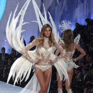 L'ancien ange Victoria Secret a accueilli son premier enfant le 18 novembre 2022. 
Constance Jablonski au défilé Victoria's Secret 2013 a New York, le 13 novembre 2013. 