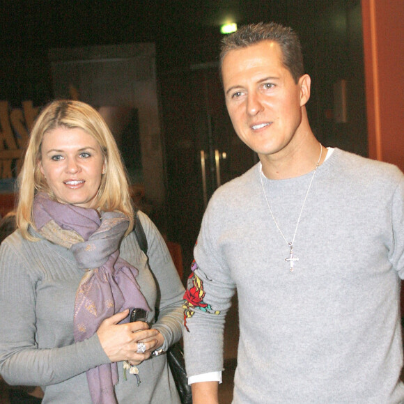 S'il est finalement parvenu à survivre de ce terrible accident, il n'en est pas pour autant ressorti indemne.
Archives - Michael Schumacher et sa femme Corinna.