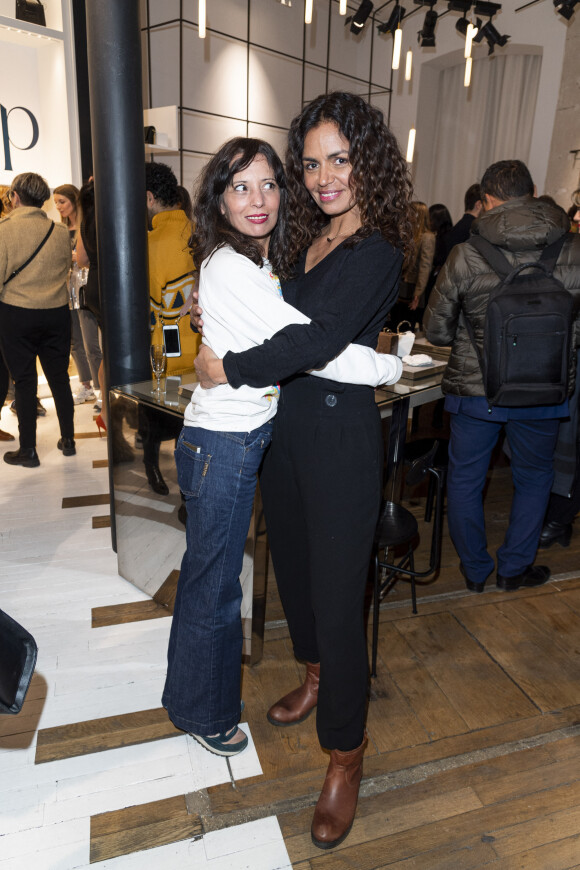 Laurence Roustandjee et une amie lors de l'inauguration du premier pop up store Amäy organisé par yourBond.shop à Paris le 4 avril 2023. © Pierre Perusseau / Bestimage