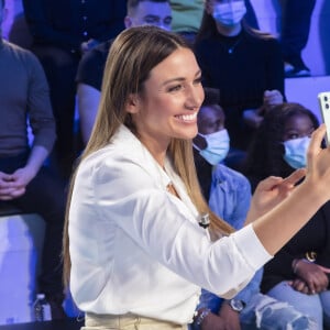 Exclusif - Delphine Wespiser - Enregistrement de l'émission "TPMP (Touche Pas à Mon Poste)", présentée par C.Hanouna et diffusée en direct sur C8 le 2 février 2022 © Jack Tribeca / Bestimage 