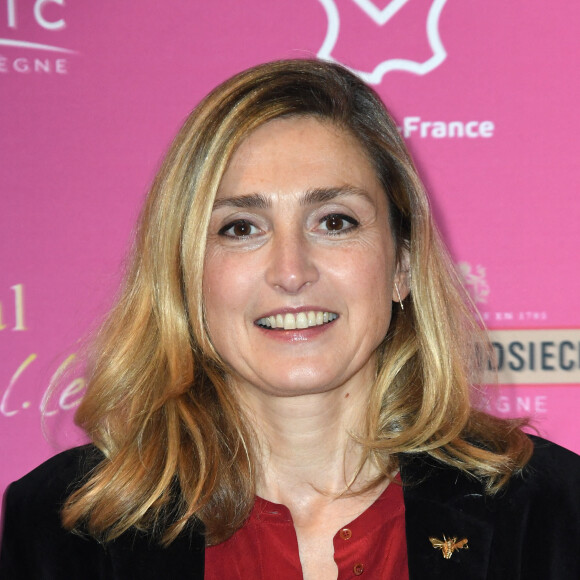 Julie Gayet - Photocall pour la remise des prix de la 6ème édition du Festival "Pluriel.les" à Compiègne, France, le 11 mars 2023. © Giancarlo Gorassini/Bestimage 