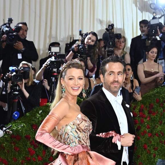 Blake Lively et Ryan Reynolds n'ont pas révélé le prénom de leur quatrième enfant.
Blake Lively et Ryan Reynolds à la soirée du "MET Gala 2022 : In America: An Anthology of Fashion" à New York, le 2 mai 2022. © STARMAX / Bestimage