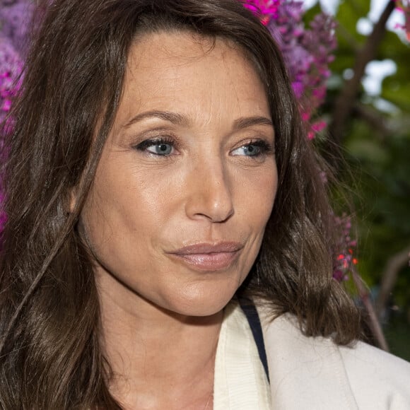 Semi-exclusif - Laura Smet - Remise du prix littéraire "La Closerie des Lilas" à la Closerie des Lilas à Paris le 12 avril 2022. © Pierre Perusseau/Bestimage